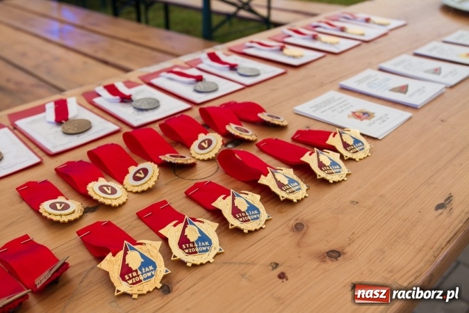 Zdjęcie w galerii na portalu naszraciborz.pl: 80 lat OSP Krowiarki - uroczysty apel i festyn wiadomości z regionu