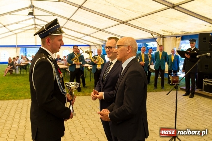 Zdjęcie w galerii na portalu naszraciborz.pl: 80 lat OSP Krowiarki - uroczysty apel i festyn wiadomości z regionu