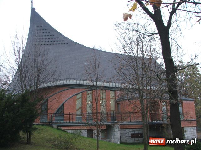 Zdjęcie w galerii na portalu naszraciborz.pl: Muzyka chóralna w Chuchelnej wiadomości z regionu