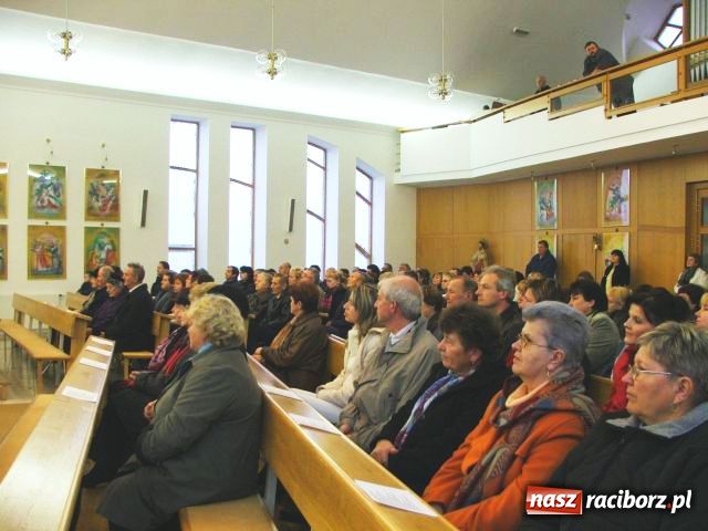 Zdjęcie w galerii na portalu naszraciborz.pl: Muzyka chóralna w Chuchelnej wiadomości z regionu