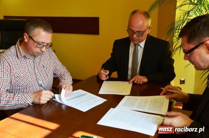 Zdjęcie w galerii na portalu naszraciborz.pl: Umowa na remont ul. Karola Miarki w Pszowie podpisana - prace wykona firma z Raciborza  wiadomości z regionu