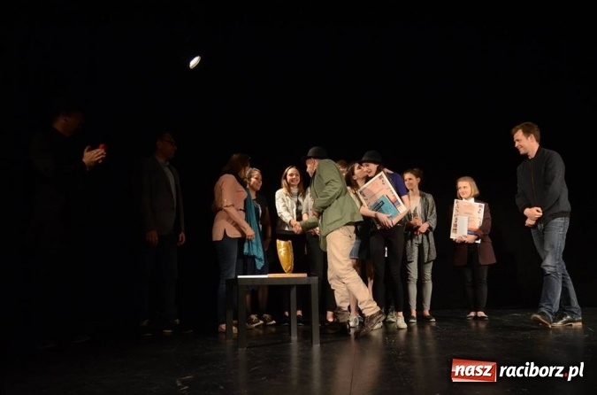 Zdjęcie w galerii na portalu naszraciborz.pl: Tetraedr na Wadowickich Spotkaniach Teatralnych Zgraja  wiadomości z regionu