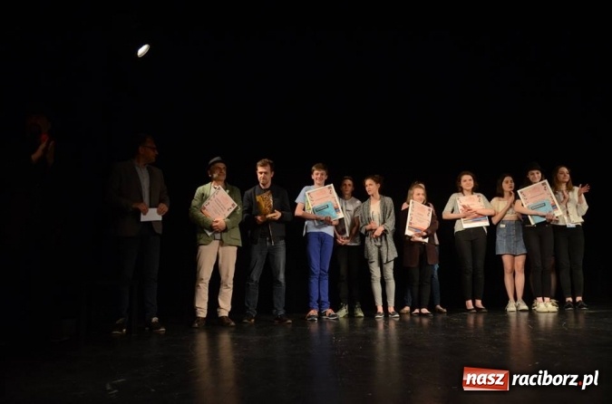 Zdjęcie w galerii na portalu naszraciborz.pl: Tetraedr na Wadowickich Spotkaniach Teatralnych Zgraja  wiadomości z regionu