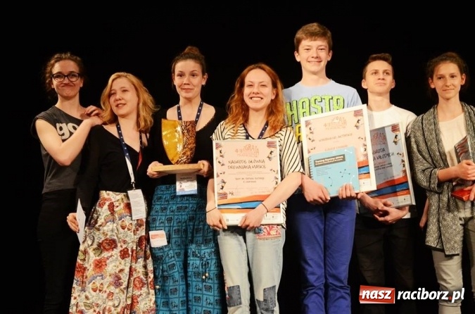 Zdjęcie w galerii na portalu naszraciborz.pl: Tetraedr na Wadowickich Spotkaniach Teatralnych Zgraja  wiadomości z regionu