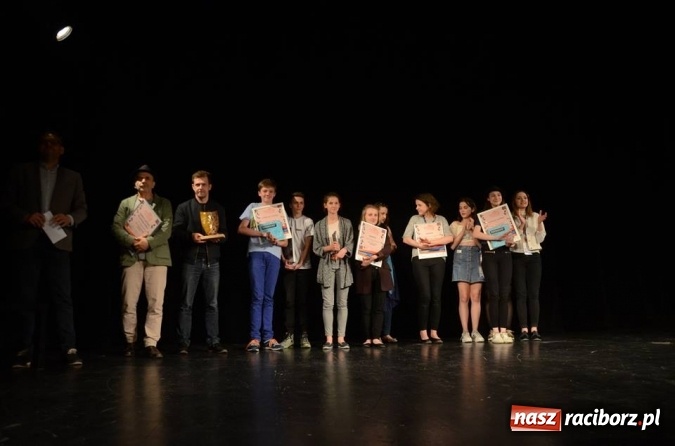 Zdjęcie w galerii na portalu naszraciborz.pl: Tetraedr na Wadowickich Spotkaniach Teatralnych Zgraja  wiadomości z regionu