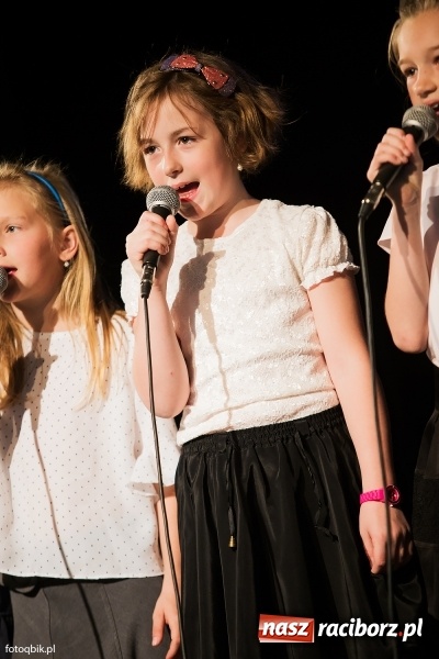 Zdjęcie w galerii na portalu naszraciborz.pl: IX Powiatowy Festiwal Twórczości Artystycznej - konkurs piosenki wiadomości z regionu