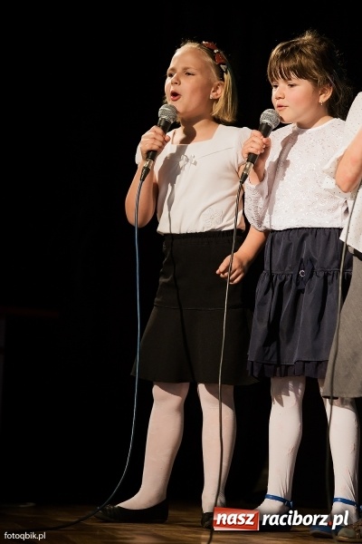 Zdjęcie w galerii na portalu naszraciborz.pl: IX Powiatowy Festiwal Twórczości Artystycznej - konkurs piosenki wiadomości z regionu