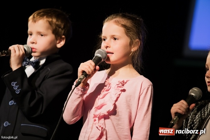 Zdjęcie w galerii na portalu naszraciborz.pl: IX Powiatowy Festiwal Twórczości Artystycznej - konkurs piosenki wiadomości z regionu