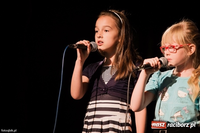 Zdjęcie w galerii na portalu naszraciborz.pl: IX Powiatowy Festiwal Twórczości Artystycznej - konkurs piosenki wiadomości z regionu