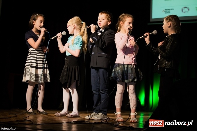 Zdjęcie w galerii na portalu naszraciborz.pl: IX Powiatowy Festiwal Twórczości Artystycznej - konkurs piosenki wiadomości z regionu