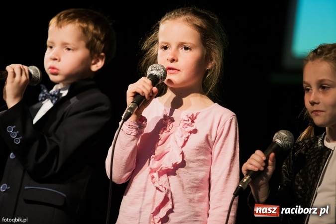 Zdjęcie w galerii na portalu naszraciborz.pl: IX Powiatowy Festiwal Twórczości Artystycznej - konkurs piosenki wiadomości z regionu