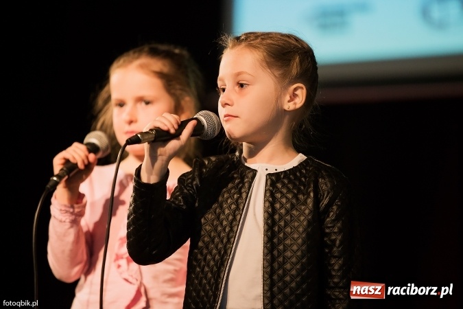 Zdjęcie w galerii na portalu naszraciborz.pl: IX Powiatowy Festiwal Twórczości Artystycznej - konkurs piosenki wiadomości z regionu