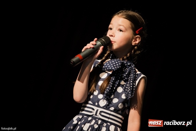 Zdjęcie w galerii na portalu naszraciborz.pl: IX Powiatowy Festiwal Twórczości Artystycznej - konkurs piosenki wiadomości z regionu