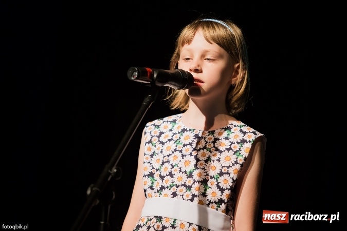 Zdjęcie w galerii na portalu naszraciborz.pl: IX Powiatowy Festiwal Twórczości Artystycznej - konkurs piosenki wiadomości z regionu