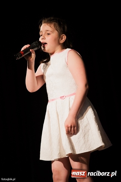 Zdjęcie w galerii na portalu naszraciborz.pl: IX Powiatowy Festiwal Twórczości Artystycznej - konkurs piosenki wiadomości z regionu