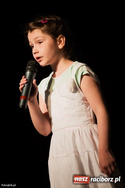 Zdjęcie w galerii na portalu naszraciborz.pl: IX Powiatowy Festiwal Twórczości Artystycznej - konkurs piosenki wiadomości z regionu