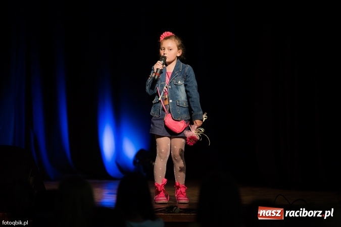 Zdjęcie w galerii na portalu naszraciborz.pl: IX Powiatowy Festiwal Twórczości Artystycznej - konkurs piosenki wiadomości z regionu