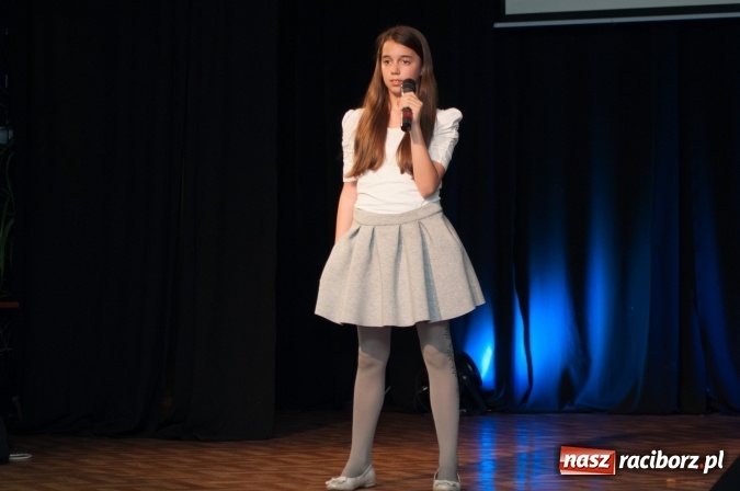 Zdjęcie w galerii na portalu naszraciborz.pl: IX Powiatowy Festiwal Twórczości Artystycznej - konkurs piosenki wiadomości z regionu