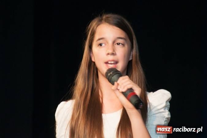 Zdjęcie w galerii na portalu naszraciborz.pl: IX Powiatowy Festiwal Twórczości Artystycznej - konkurs piosenki wiadomości z regionu