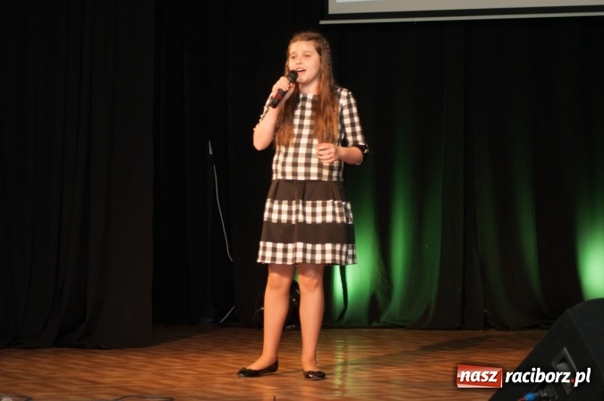 Zdjęcie w galerii na portalu naszraciborz.pl: IX Powiatowy Festiwal Twórczości Artystycznej - konkurs piosenki wiadomości z regionu
