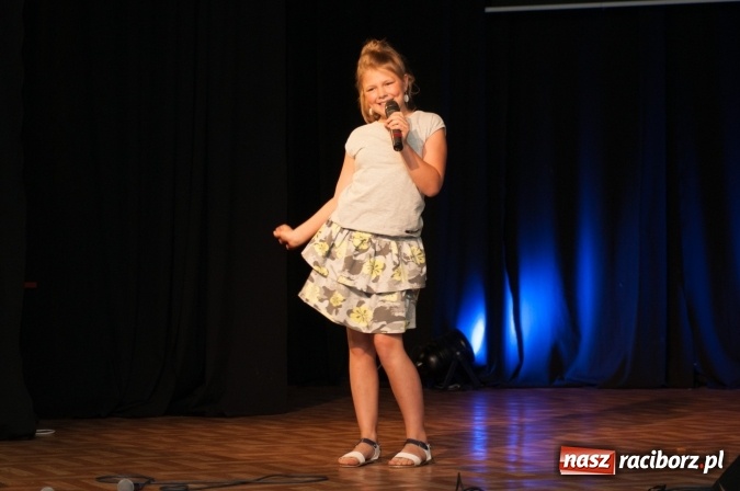 Zdjęcie w galerii na portalu naszraciborz.pl: IX Powiatowy Festiwal Twórczości Artystycznej - konkurs piosenki wiadomości z regionu