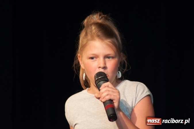 Zdjęcie w galerii na portalu naszraciborz.pl: IX Powiatowy Festiwal Twórczości Artystycznej - konkurs piosenki wiadomości z regionu