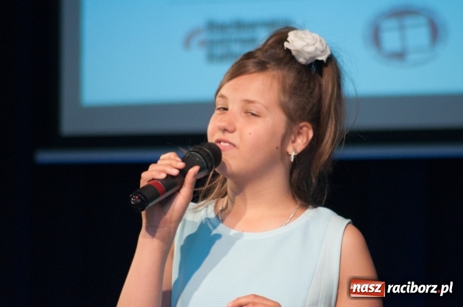 Zdjęcie w galerii na portalu naszraciborz.pl: IX Powiatowy Festiwal Twórczości Artystycznej - konkurs piosenki wiadomości z regionu