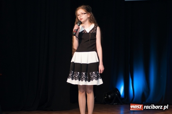 Zdjęcie w galerii na portalu naszraciborz.pl: IX Powiatowy Festiwal Twórczości Artystycznej - konkurs piosenki wiadomości z regionu