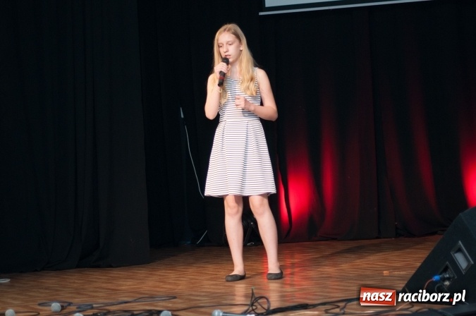 Zdjęcie w galerii na portalu naszraciborz.pl: IX Powiatowy Festiwal Twórczości Artystycznej - konkurs piosenki wiadomości z regionu