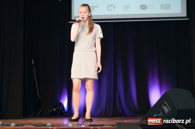 Zdjęcie w galerii na portalu naszraciborz.pl: IX Powiatowy Festiwal Twórczości Artystycznej - konkurs piosenki wiadomości z regionu