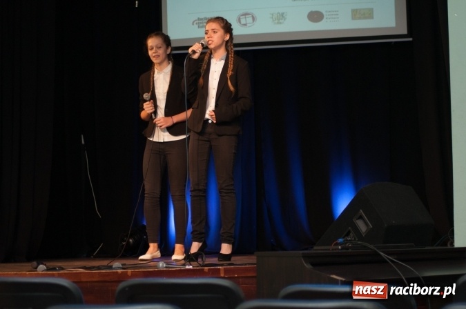 Zdjęcie w galerii na portalu naszraciborz.pl: IX Powiatowy Festiwal Twórczości Artystycznej - konkurs piosenki wiadomości z regionu
