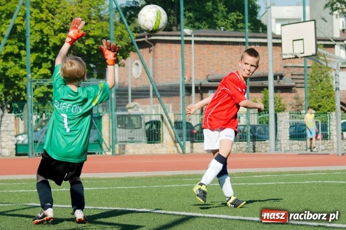 Zdjęcie w galerii na portalu naszraciborz.pl: Orliki Unii bezlitosne dla Wypoczynku Buków wiadomości z regionu