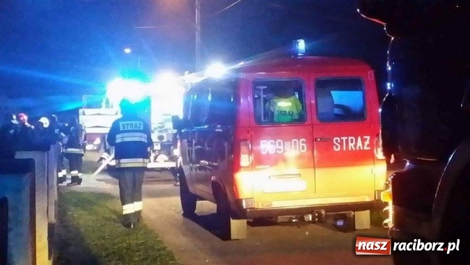 Zdjęcie w galerii na portalu naszraciborz.pl: Rozerwanie rury z pieca przyczyną pożaru w kotłowni - cztery zastępy straży walczyły z pożarem w Siedliskach wiadomości z regionu