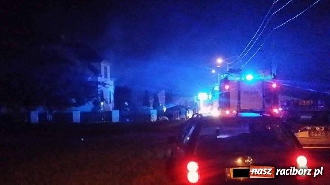 Zdjęcie w galerii na portalu naszraciborz.pl: Rozerwanie rury z pieca przyczyną pożaru w kotłowni - cztery zastępy straży walczyły z pożarem w Siedliskach wiadomości z regionu