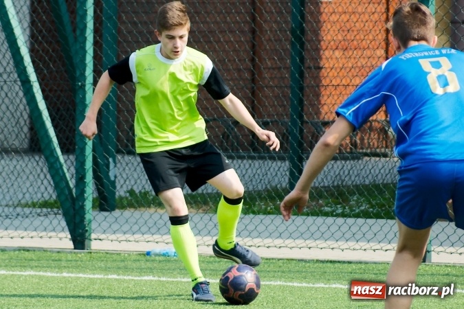 Zdjęcie w galerii na portalu naszraciborz.pl: Rejonowe finały piłki nożnej na orliku przy G1. Pietrowice Wielkie zwycięskie wiadomości z regionu