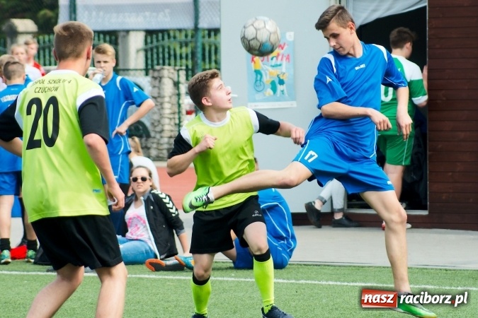 Zdjęcie w galerii na portalu naszraciborz.pl: Rejonowe finały piłki nożnej na orliku przy G1. Pietrowice Wielkie zwycięskie wiadomości z regionu