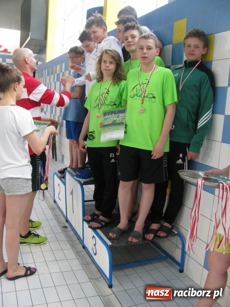 Zdjęcie w galerii na portalu naszraciborz.pl: Pływanie. Trzynaście medali 13-latków  wiadomości z regionu