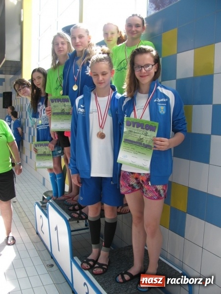 Zdjęcie w galerii na portalu naszraciborz.pl: Pływanie. Trzynaście medali 13-latków  wiadomości z regionu