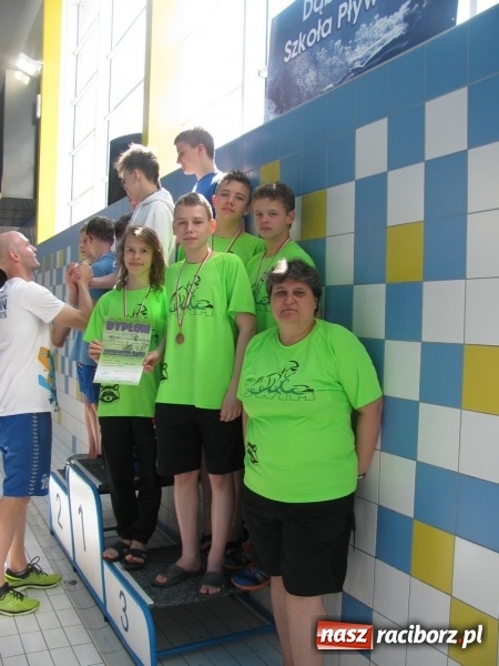 Zdjęcie w galerii na portalu naszraciborz.pl: Pływanie. Trzynaście medali 13-latków  wiadomości z regionu