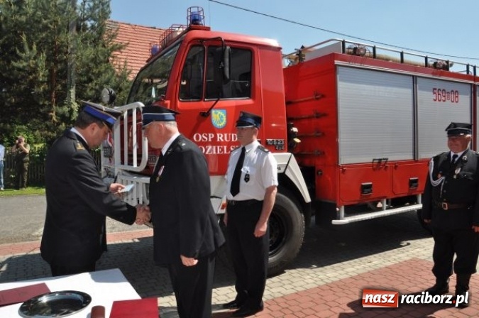 Zdjęcie w galerii na portalu naszraciborz.pl: OSP w Rudzie Kozielskiej ma nowy wóz bojowy wiadomości z regionu
