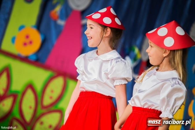 Zdjęcie w galerii na portalu naszraciborz.pl: Gala VIII Mini Festiwalu Przedszkolaków w Raciborskim Centrum Kultury wiadomości z regionu