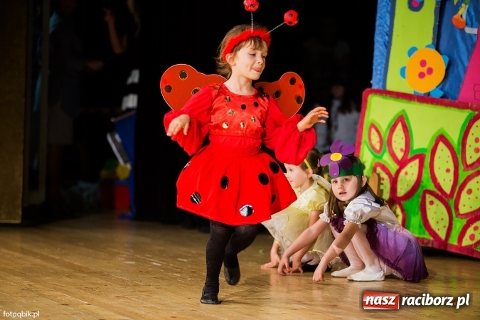 Zdjęcie w galerii na portalu naszraciborz.pl: Gala VIII Mini Festiwalu Przedszkolaków w Raciborskim Centrum Kultury wiadomości z regionu