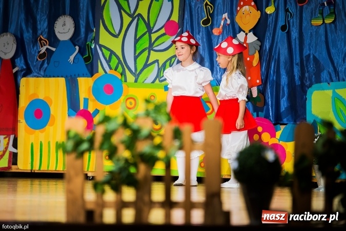 Zdjęcie w galerii na portalu naszraciborz.pl: Gala VIII Mini Festiwalu Przedszkolaków w Raciborskim Centrum Kultury wiadomości z regionu