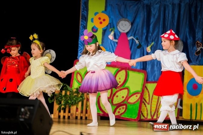 Zdjęcie w galerii na portalu naszraciborz.pl: Gala VIII Mini Festiwalu Przedszkolaków w Raciborskim Centrum Kultury wiadomości z regionu