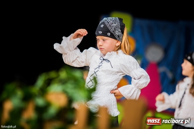 Zdjęcie w galerii na portalu naszraciborz.pl: Gala VIII Mini Festiwalu Przedszkolaków w Raciborskim Centrum Kultury wiadomości z regionu