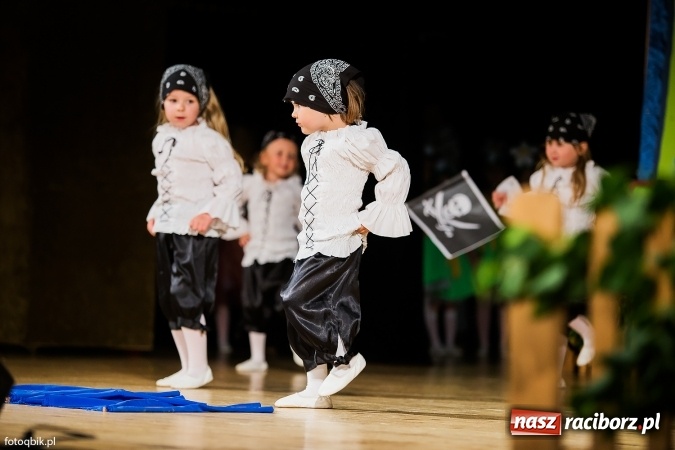 Zdjęcie w galerii na portalu naszraciborz.pl: Gala VIII Mini Festiwalu Przedszkolaków w Raciborskim Centrum Kultury wiadomości z regionu