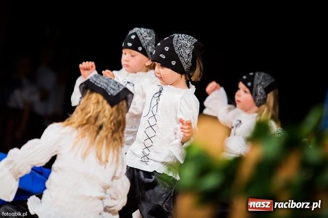 Zdjęcie w galerii na portalu naszraciborz.pl: Gala VIII Mini Festiwalu Przedszkolaków w Raciborskim Centrum Kultury wiadomości z regionu