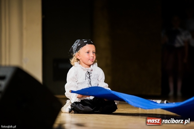 Zdjęcie w galerii na portalu naszraciborz.pl: Gala VIII Mini Festiwalu Przedszkolaków w Raciborskim Centrum Kultury wiadomości z regionu