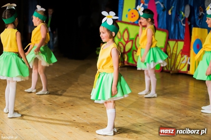 Zdjęcie w galerii na portalu naszraciborz.pl: Gala VIII Mini Festiwalu Przedszkolaków w Raciborskim Centrum Kultury wiadomości z regionu