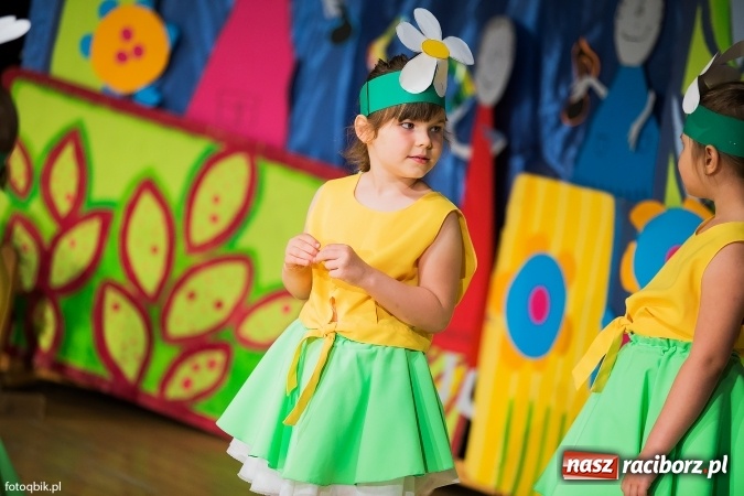 Zdjęcie w galerii na portalu naszraciborz.pl: Gala VIII Mini Festiwalu Przedszkolaków w Raciborskim Centrum Kultury wiadomości z regionu